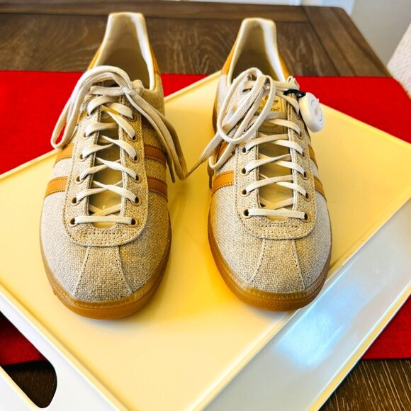 Adidas SNS GT LA (US 10) - Picture 1 of 7